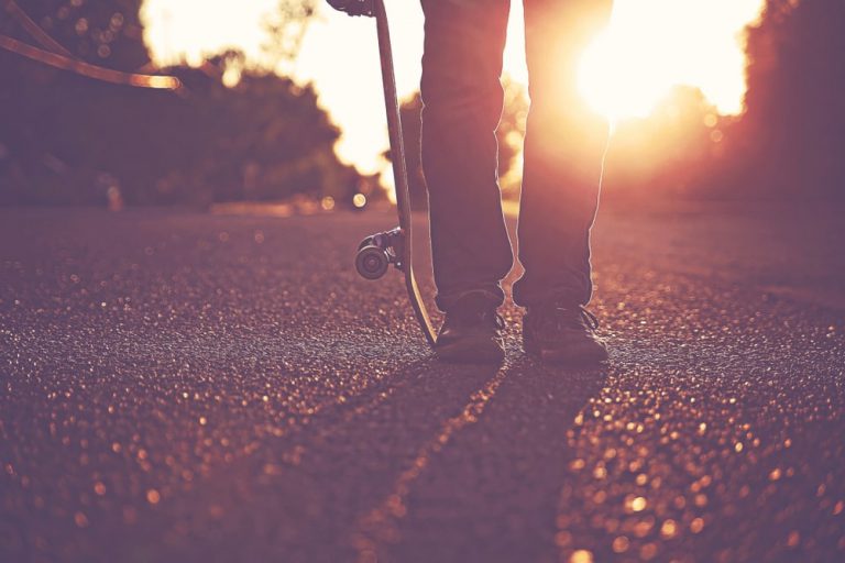 Top 7 Best Skateboard Gloves In 2019 (Best selling and high rating reviews)