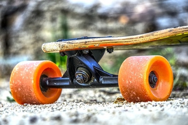 Can you fit longboard wheels on a skateboard